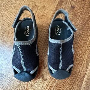 Crocs Kids Black Comfort Shoes Water shoes Toddler size 10